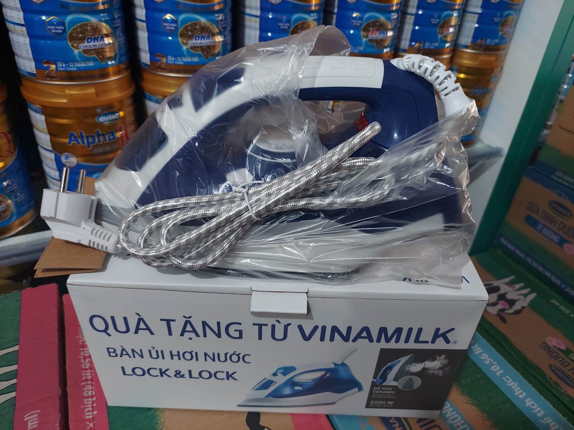 Bàn ủi hơi nước Lock&Lock (Hàng khuyến mãi Vinamilk)