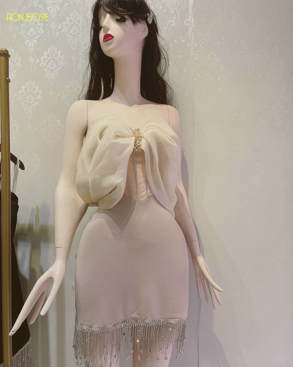 Đầm dự tiệc bẹt vai xếp tùng phối viền dây đá tua rua TRIPBLE T DRESS -Size M/L - MS236V