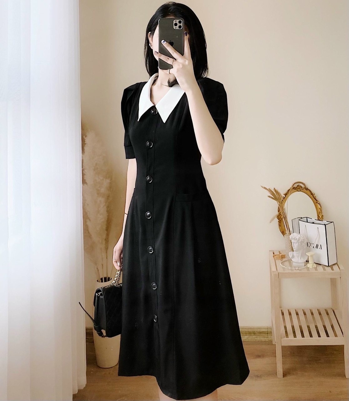 Đầm nút trước cổ trắng 2 màu