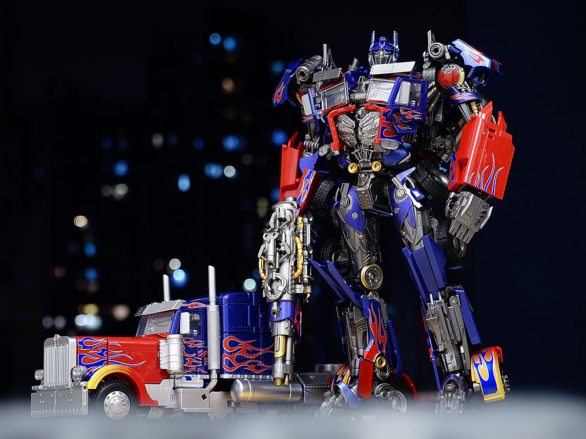 Mô hình Transformers Optimus Prime BMB LS03F