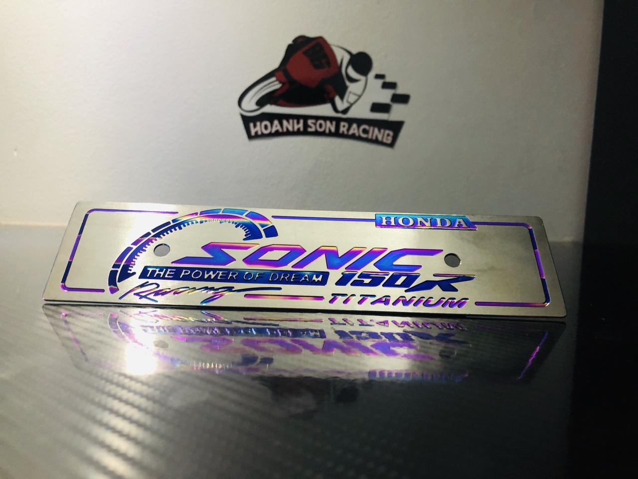Bảng tên SONIC mẫu mới, titan 100% TẶNG KÈM pas gắn bảng tên bằng kim loại và ốc titan