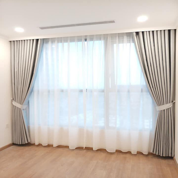 Rèm kéo cửa sổ màu xám nhạt