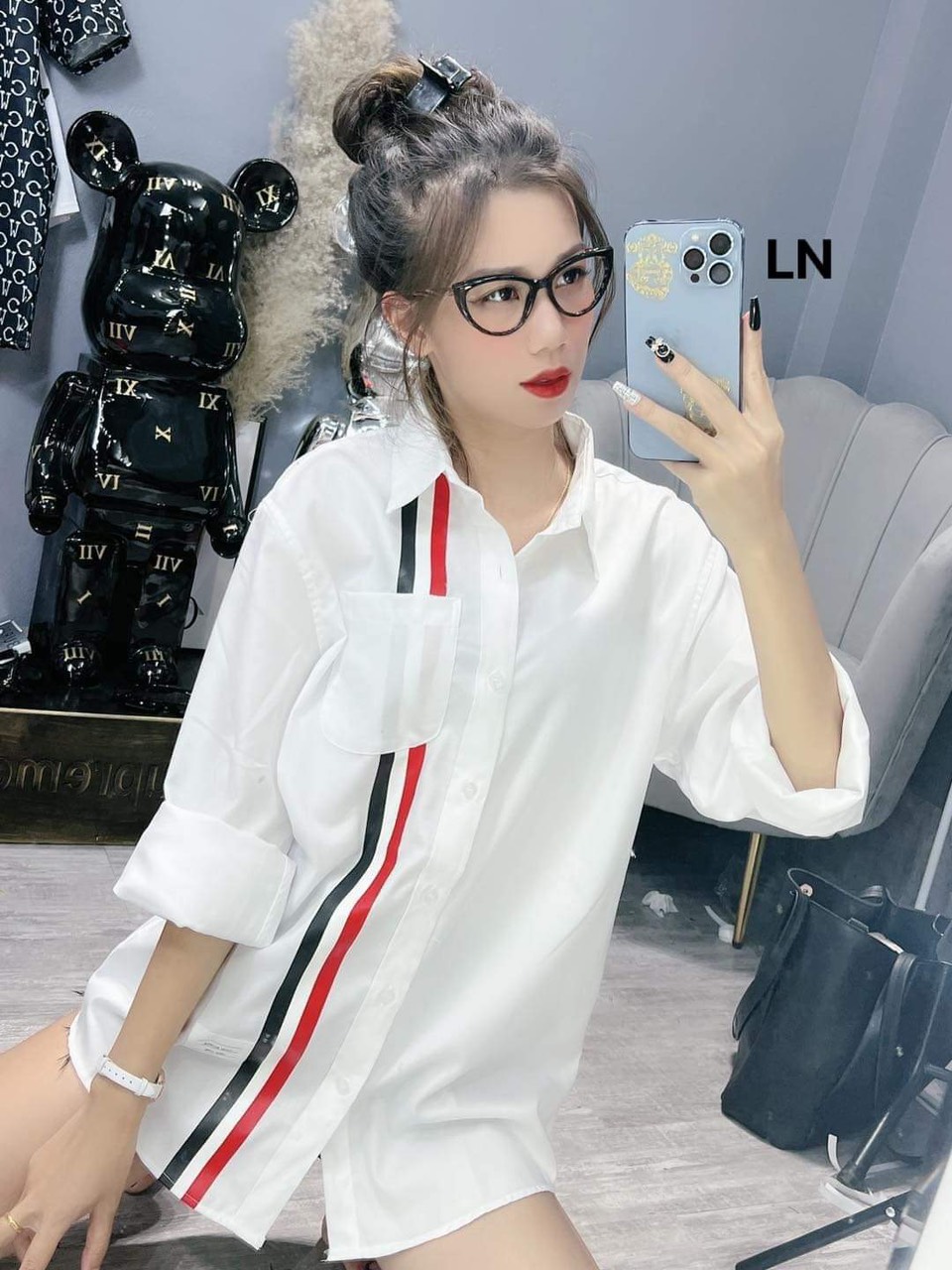 Áo sơ mi 2 vạch đen đỏ  Chất sơ mi lụa,ln.