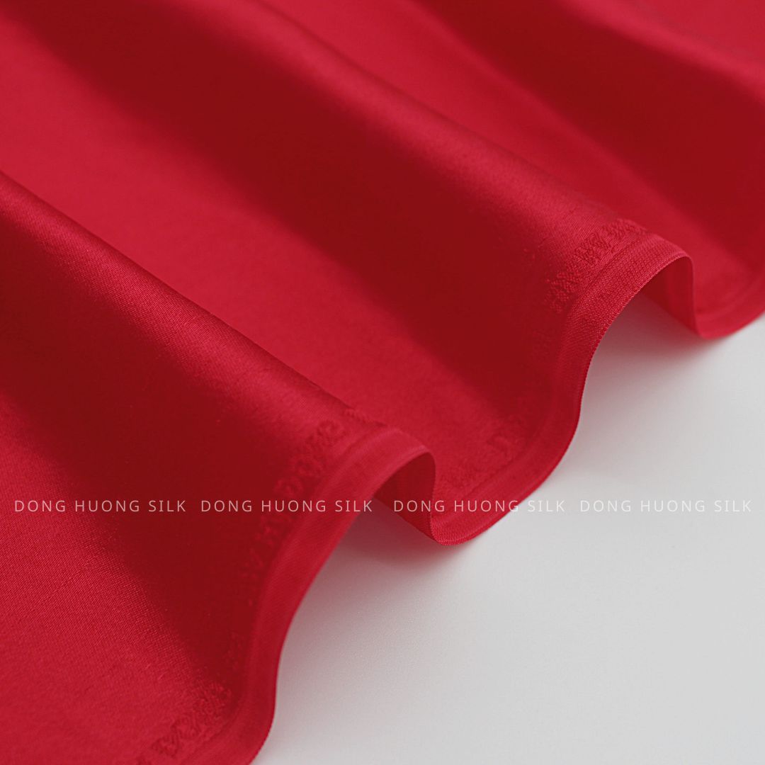 Vải lụa tơ tằm satin trơn màu đỏ tươi – LTS40