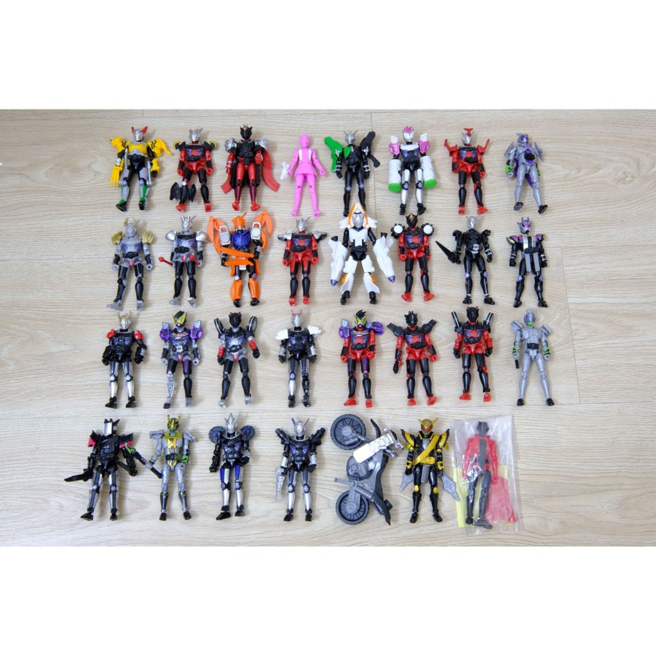 Model SoDo zi-o Geiz armor đủ type, not supplied with decal. Genuine Bandai Kamen Rider so-so zio glazed available, K55