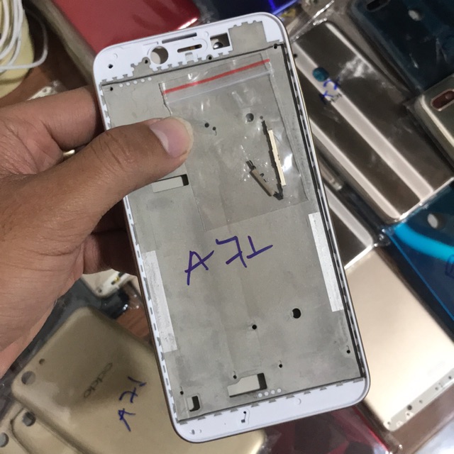 Bộ Vỏ + Sườn Oppo A71 Zin Hàng Cao Cấp