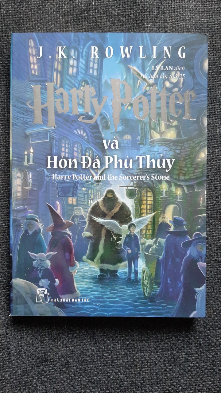Harry Potter Và Hòn Đá Phù Thủy - Tập 1 (Tái Bản 2018)