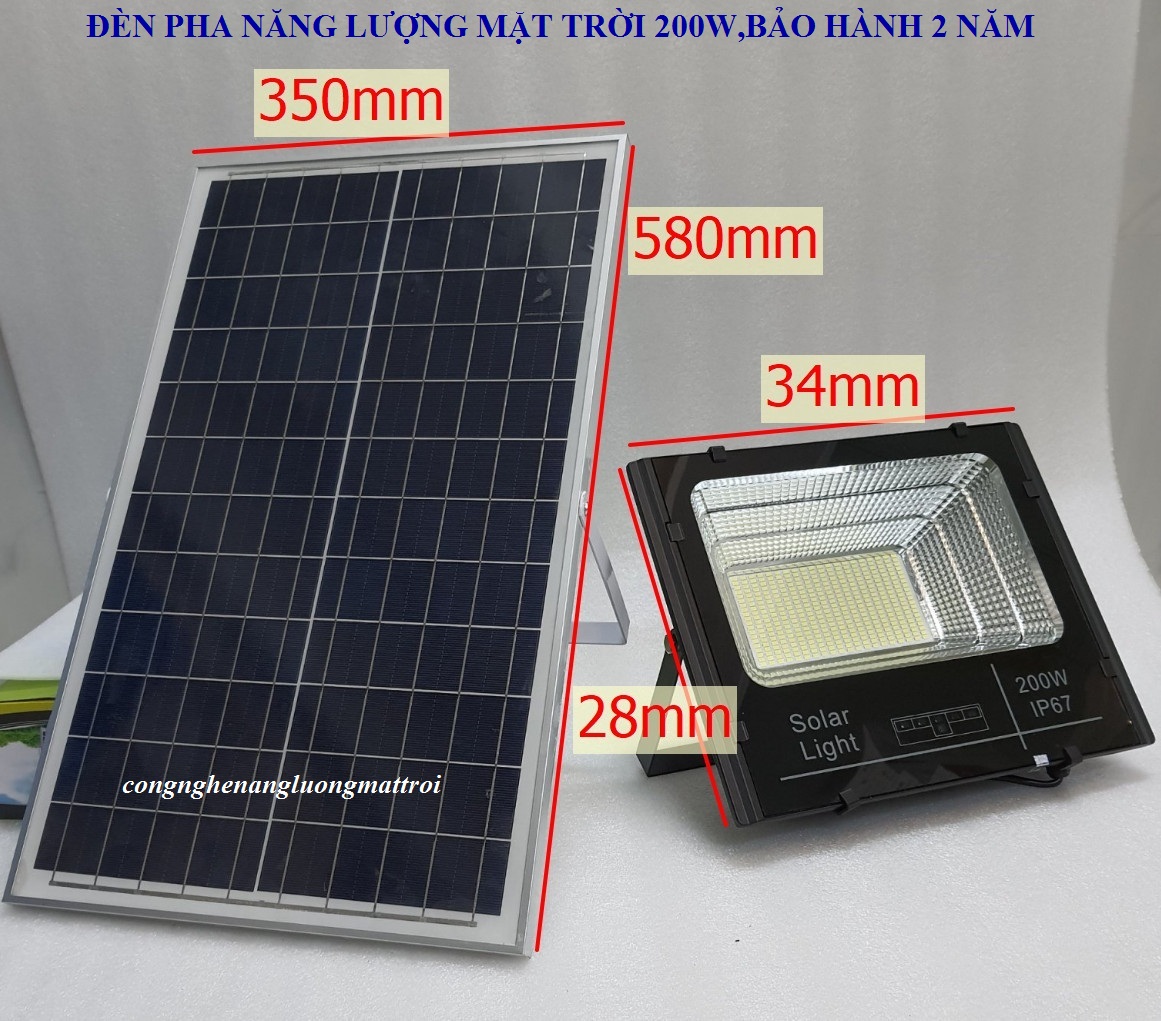 [HCM]Đèn pha LED năng lượng Mặt Trời 200W( có báo pin)