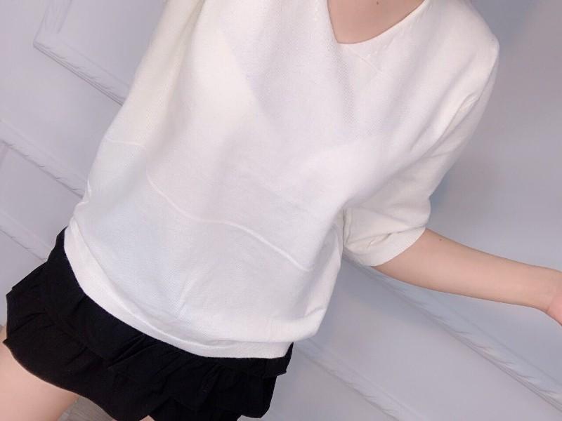 Áo len nữ cổ V tay lỡ