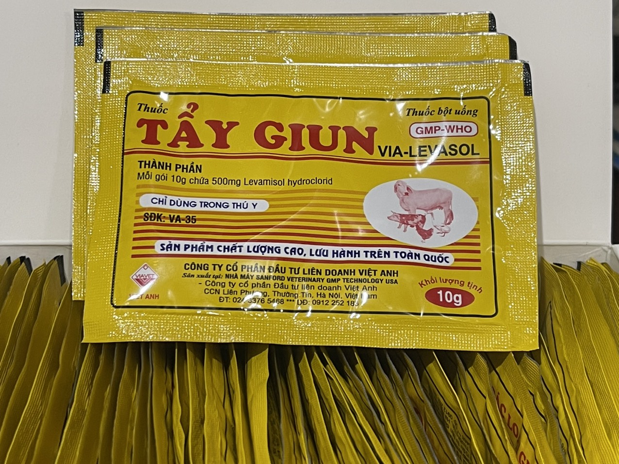 Tẩy giun sán via levasol viavet sách các loại giun ký sinh như: giun tròn, giun đũa, giun tóc.....giun kết hạt ở trâu, bò, bê, nghé, heo, chó, mèo, gà....