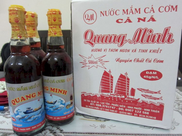 Nước mắm nhĩ Quang Minh