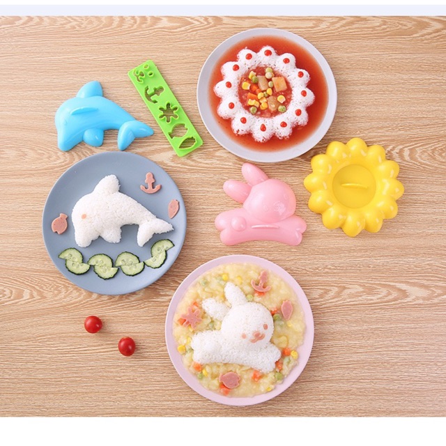 Set khuôn cơm ăn dặm 4 món cho bé