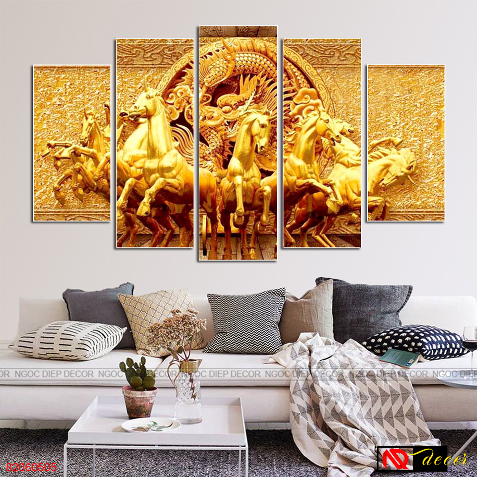 Tranh dán tường phòng khách Mã Đáo Thành Công vàng 3D -Tranh décor phong cách hiện đại