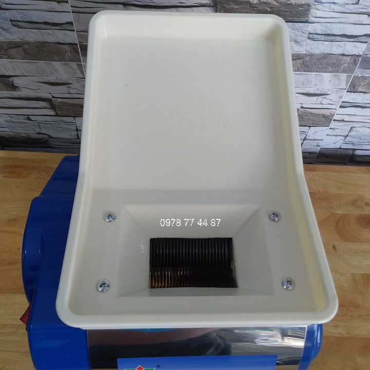 Máy thái thịt quán phở nhỏ