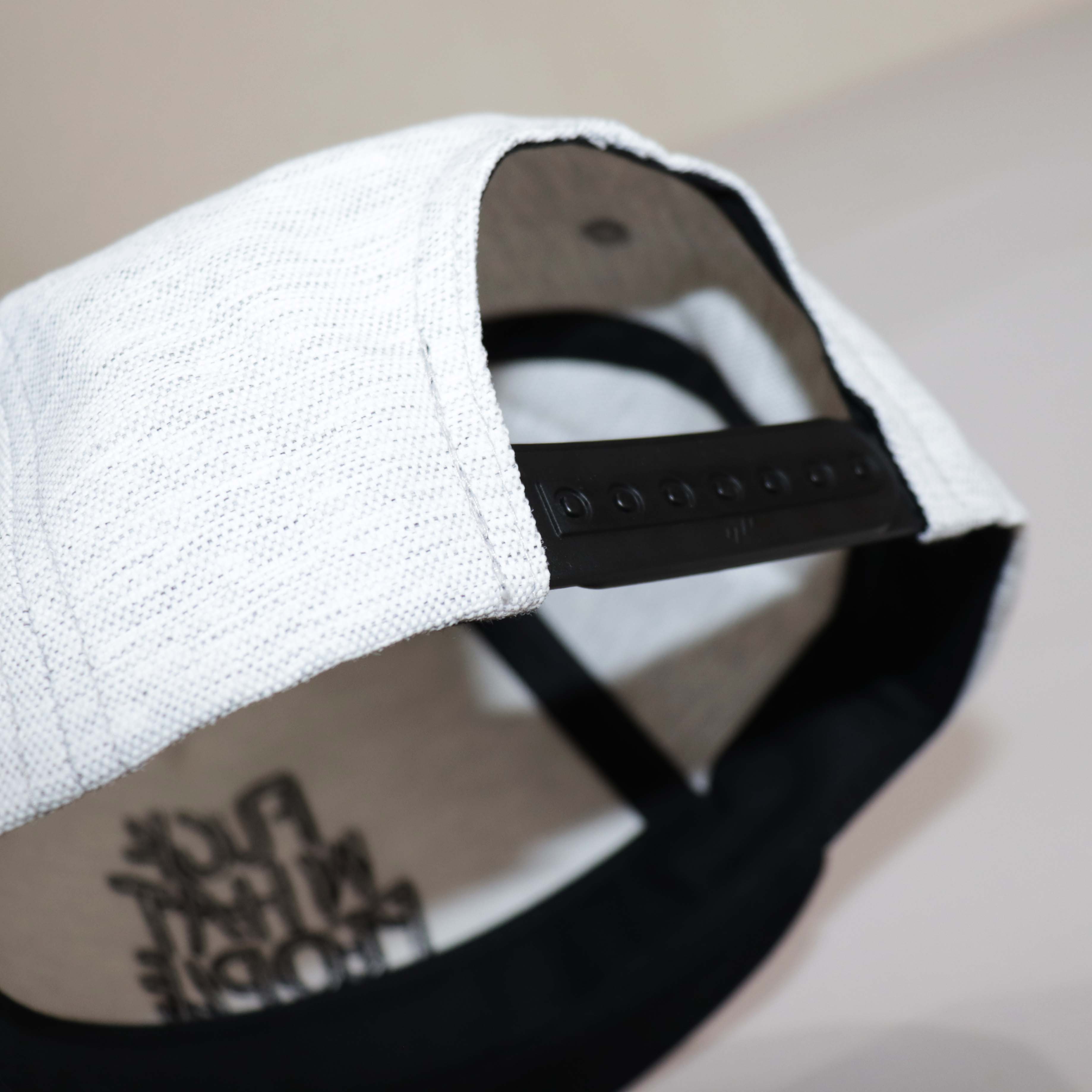 Nón Snapback NHS FW001 Mặc Kệ Người Khác Nghĩ Gì Silver .