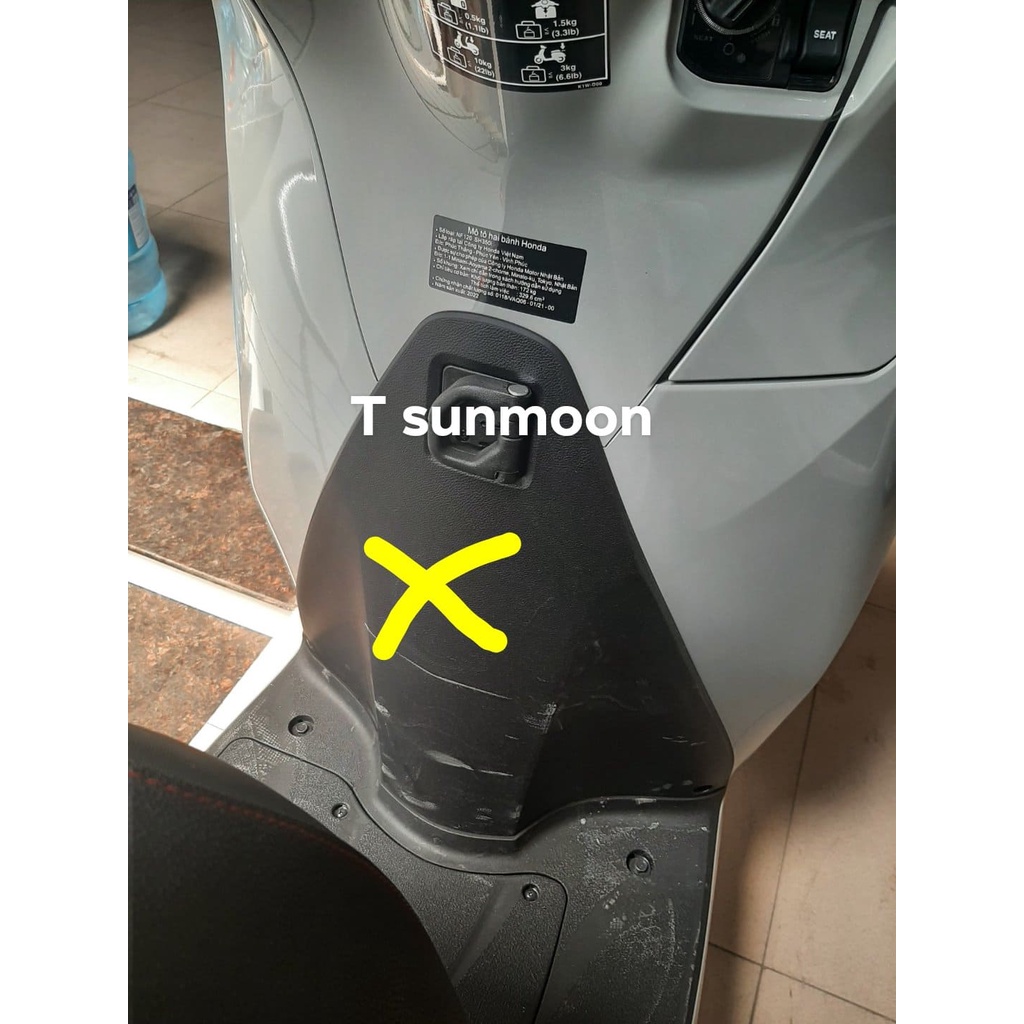 Ốp trong dưới ốp dưới ổ khóa sh 350i honda