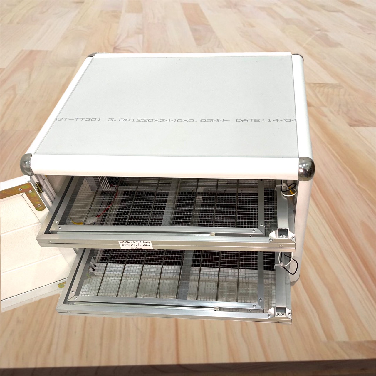 Máy Ấp Trứng Ánh Dương P108- Thùng máy 108 quả
