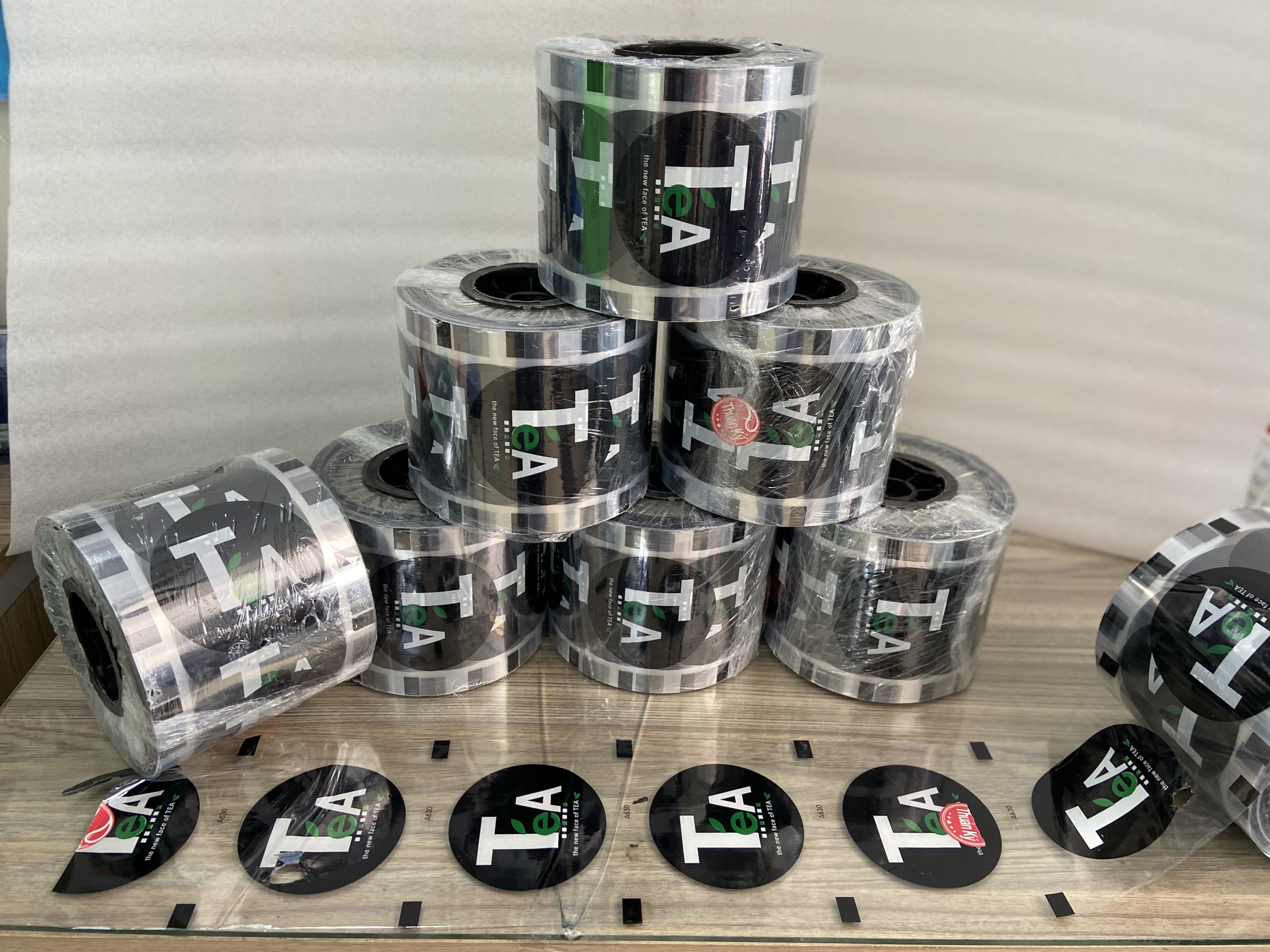 Cuộn Keo Dán Miệng Ly Trà sữa Chữ Tea 1750ly