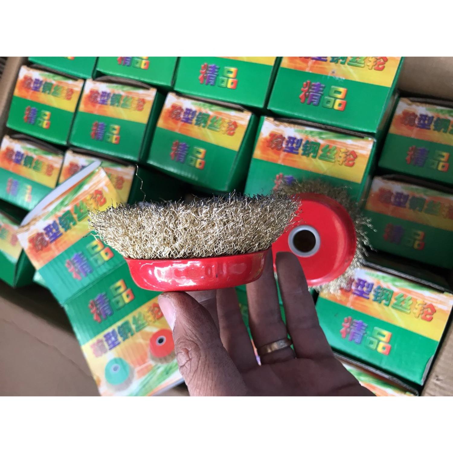 CHÉN CƯỚC VÀNG ĐÁNH RỈ SÉT
