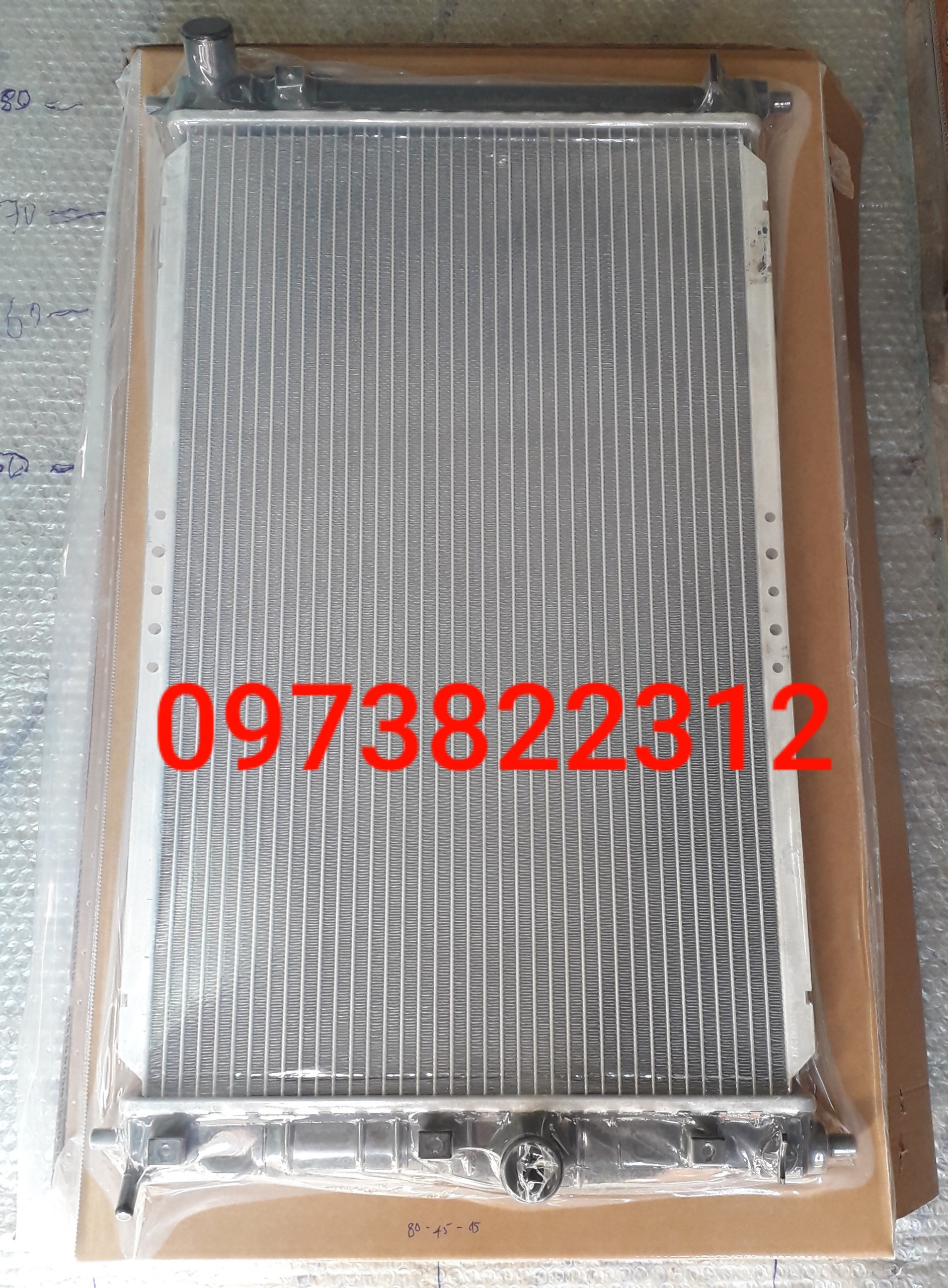Két nước Lanos ( Giá 1 Chiếc )