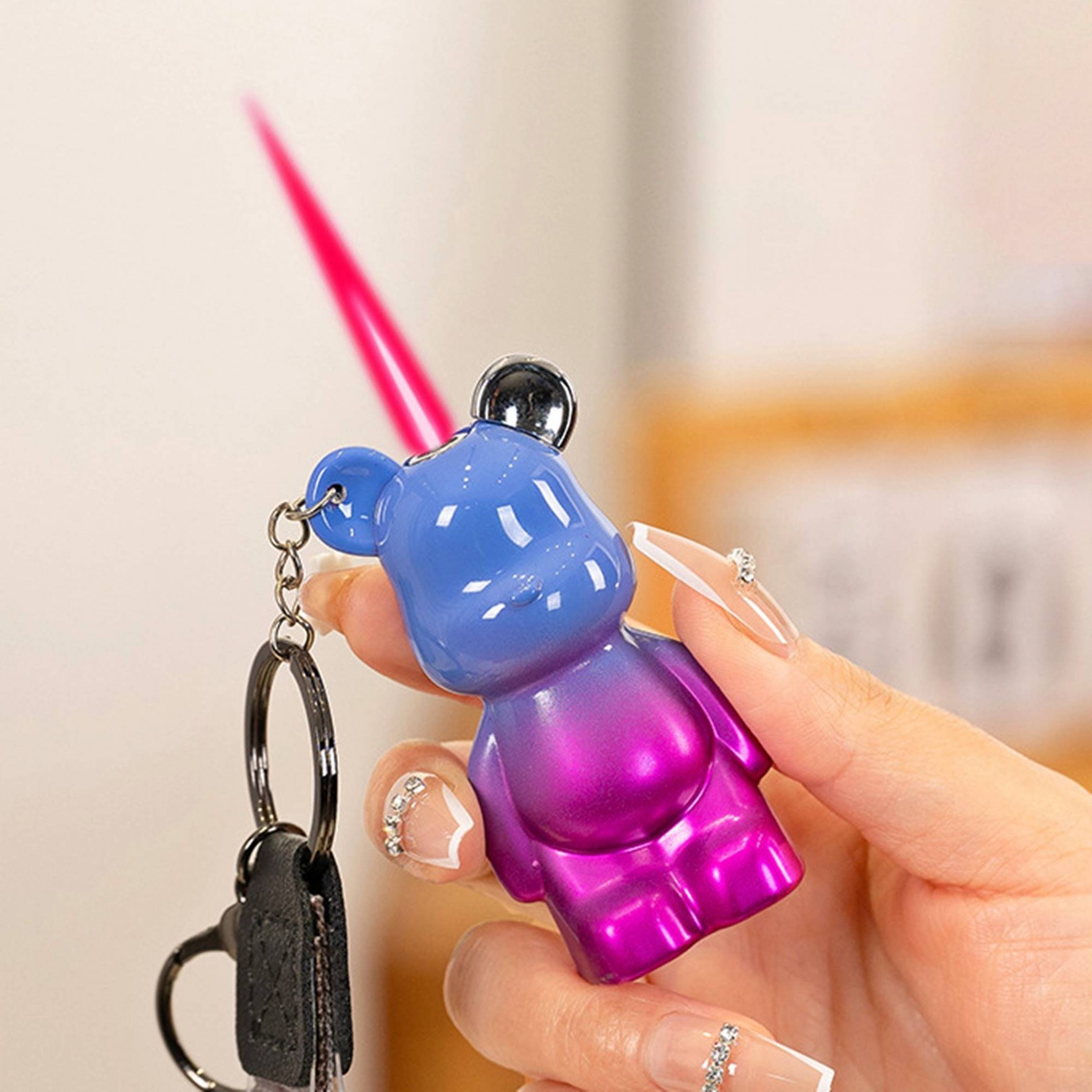 Bật lửa móc khoá - hình gấu Bearbrick