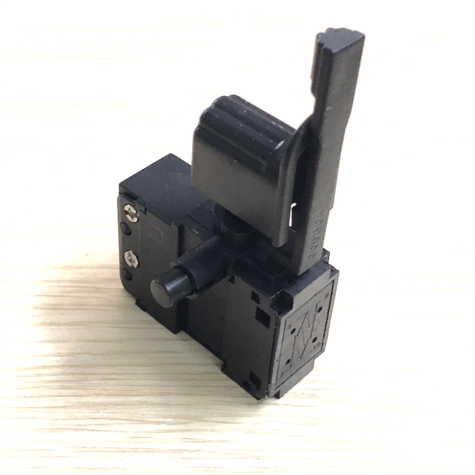 Công tắc máy khoan Crown và Maktec đầu 6mm FA2-12/1BEK