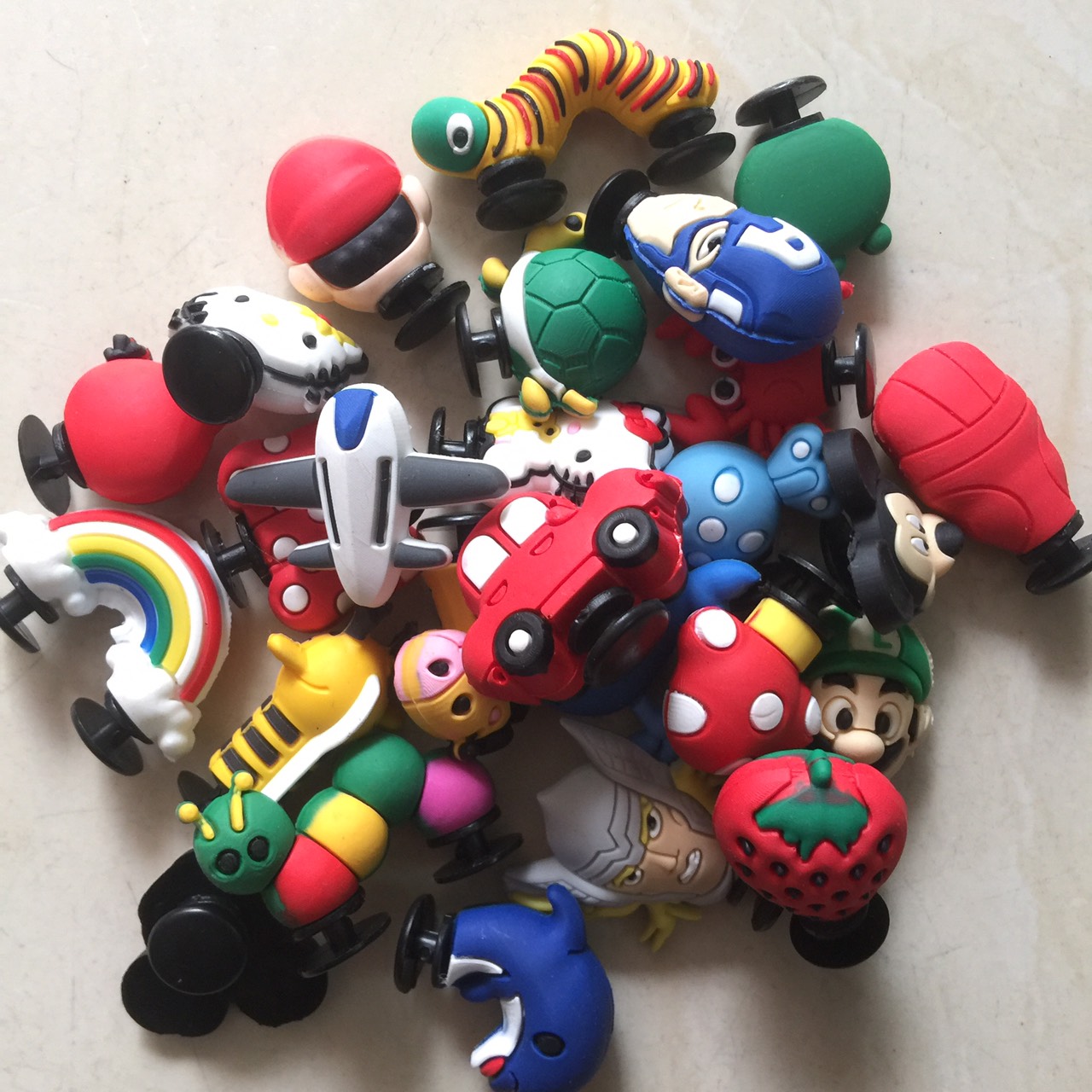 2 STICKER 3D - JITBITZ 3D gắn dép CROCS - Hải Yến Pro Shop - Dép CÁ SẤU - NÚT GẮN DÉP CROCS