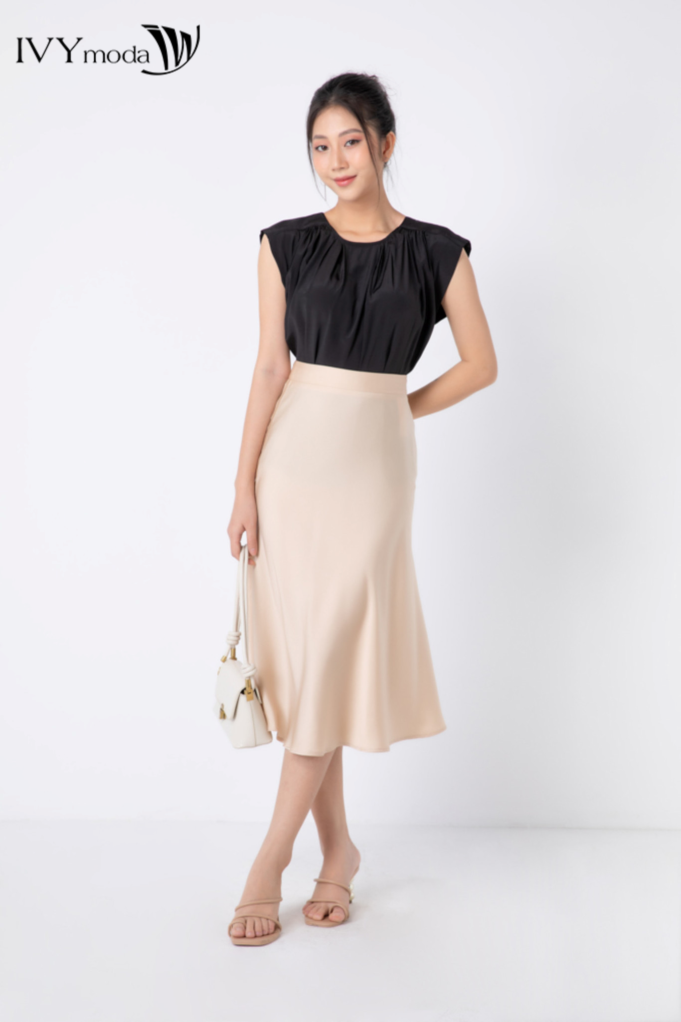 Chân váy lụa thanh lịch thiết kế IVY moda MS 31M6706