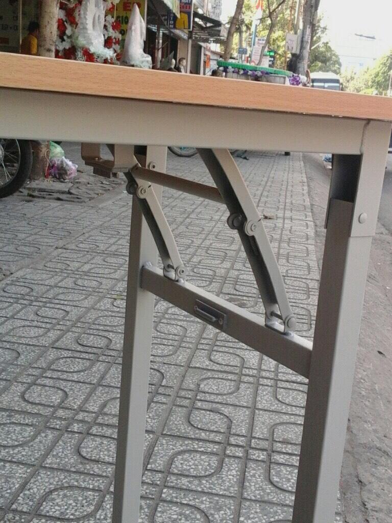 bàn làm việc chân sắt gấp gọn