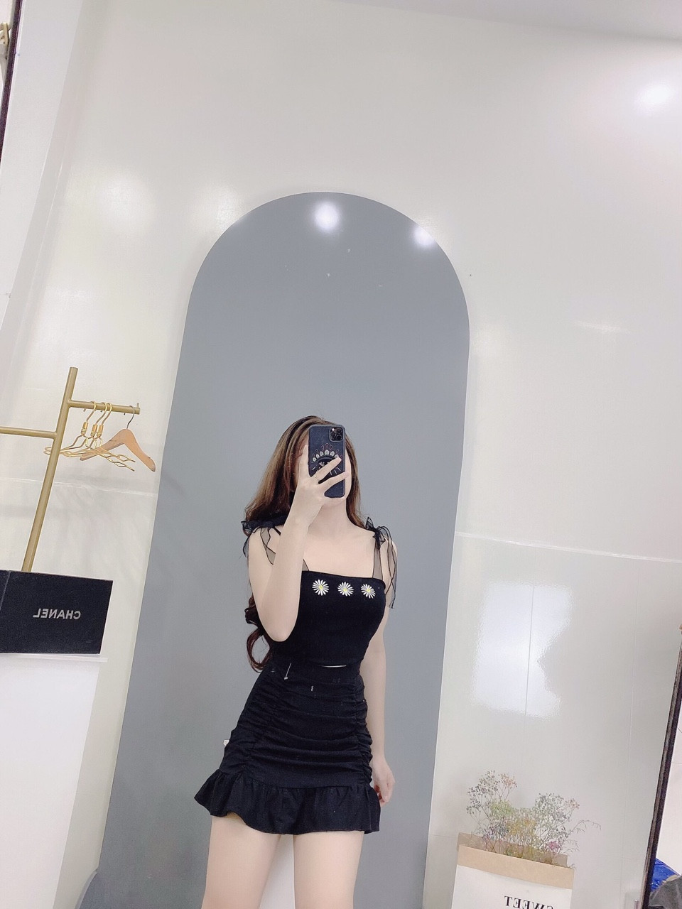 Áo hai dây ruy băng borip thêu 3 hoa cúc trước ngực TTSA0256