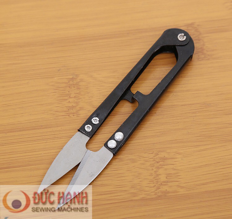 VĨ 12 CÂY KÉO BẤM CHỈ MGS [MÀU SẮC NGẪU NHIÊN]