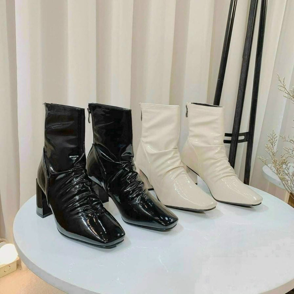 Giày Bốt Nữ Cổ Nhăn Da Bóng Gót 7cm Khóa Sau