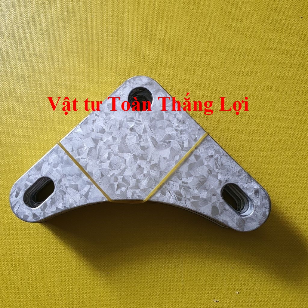 Bát tam giác bắt kệ sắt V lỗ