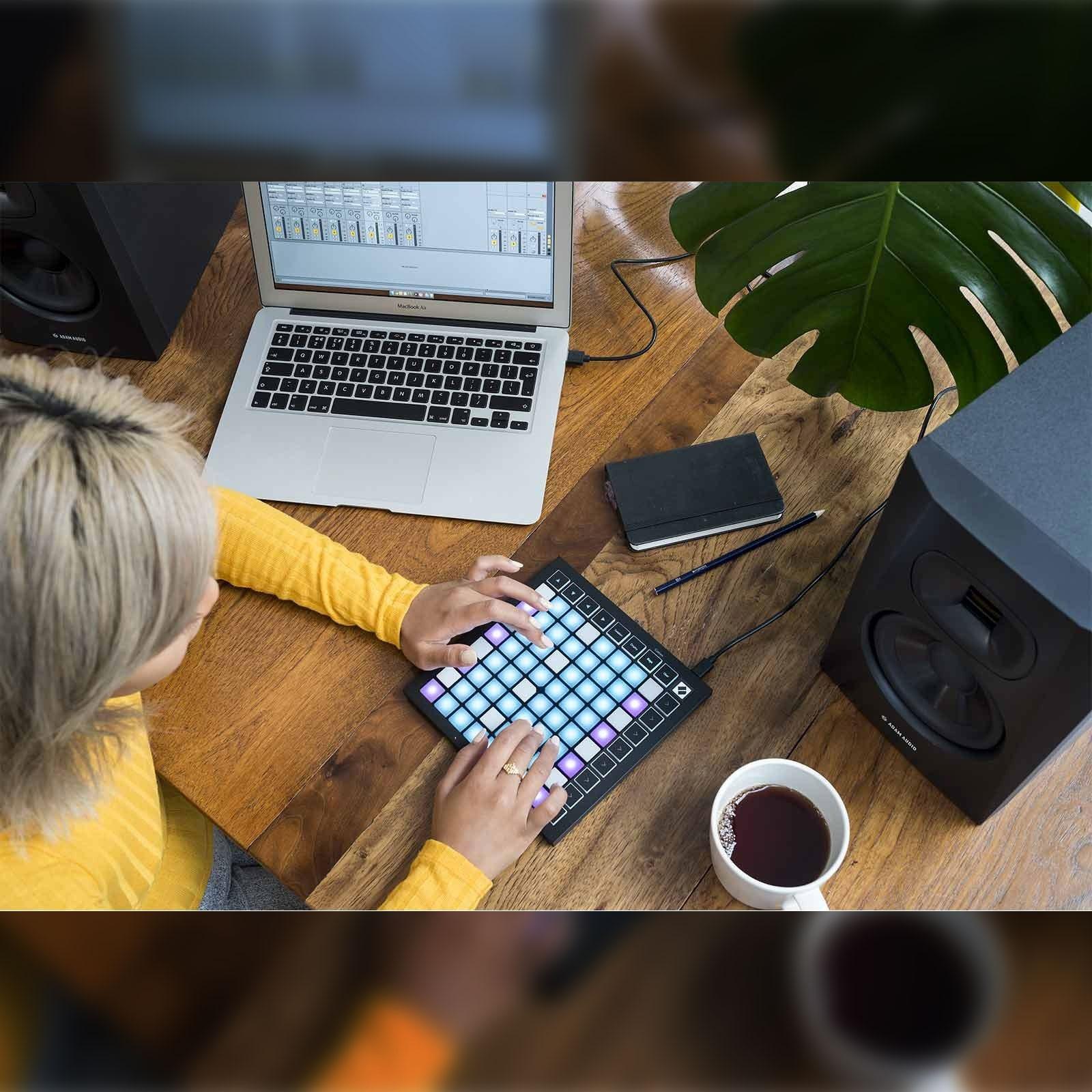 Bàn chơi nhạc điện tử - Novation Launchpad Mini MK3