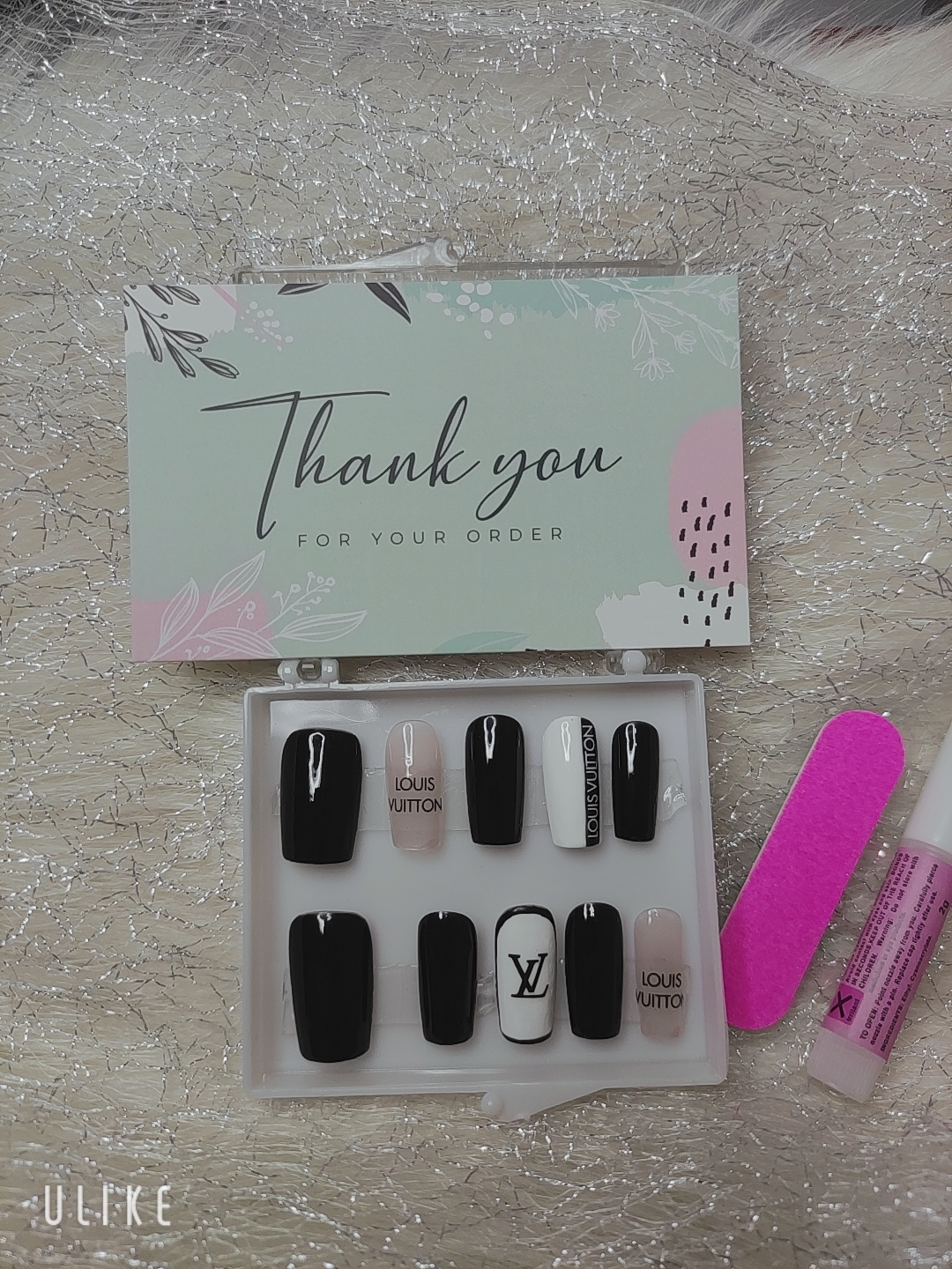 Nail Box tự thiết kế thương hiệu eo vì