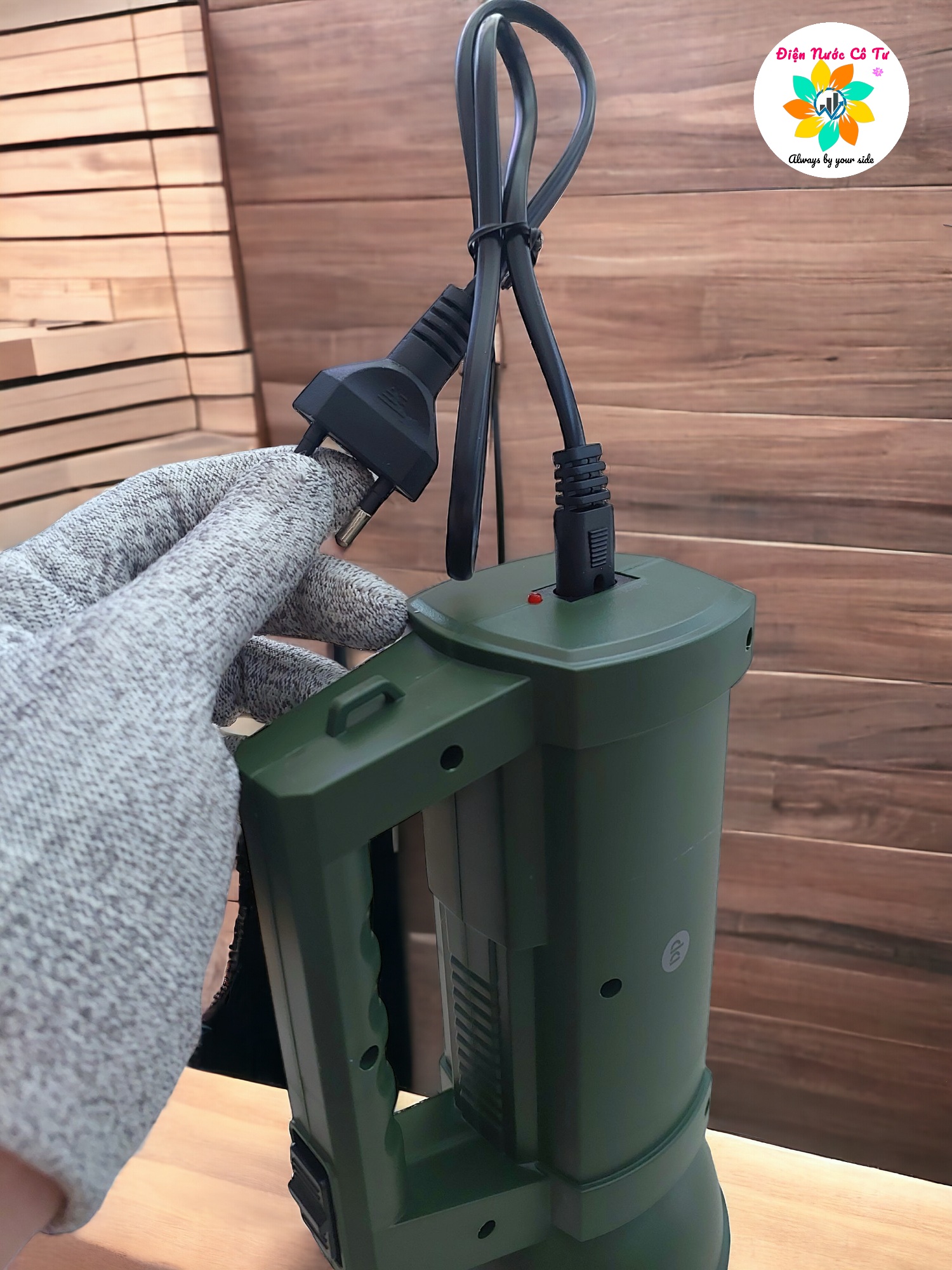 Đèn pin xách tay kèm đèn khẩn cấp DP - 7325