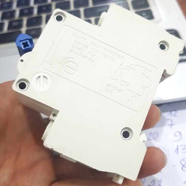 Aptomat chống giật DZ-4763 2 pha BẢO HÀNH 12 THÁNG