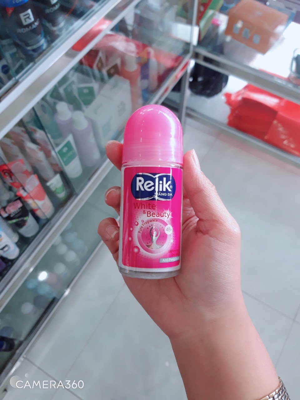 Lăn khử mùi Relik White and Beauty 50ml