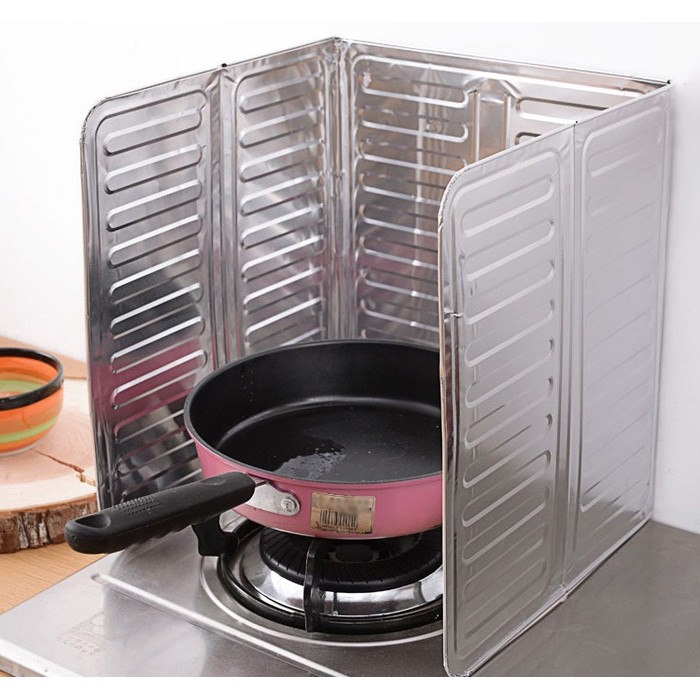 Tấm nhôm chắn dầu mỡ cho bếp ga, bếp từ, bếp hồng ngoại, cho không gian nhà bếp thêm gọn gàng sạch sẽ, tiết kiệm thời gian vệ sinh bếp, chất liệu bằng nhôm cách nhiệt, dễ gập gọn che chắn vào các cạnh bếp