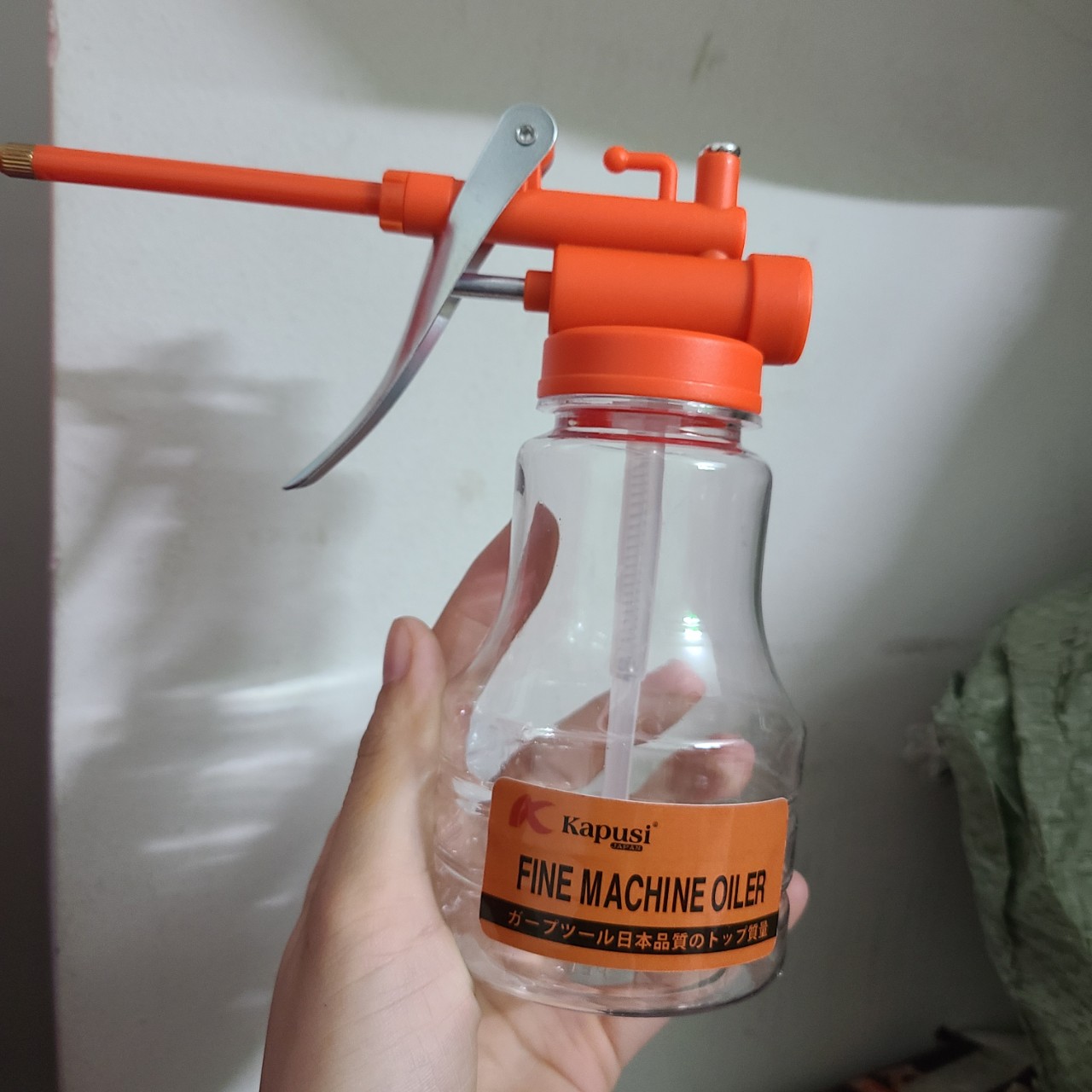 Dụng cụ sữa chữa -Bình châm nhớt nhựa màu trắng dung tích 250ml
