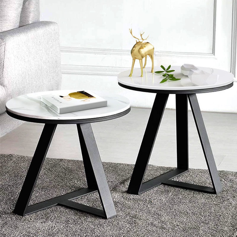 Bàn trà góc, bàn sofa mặt đá đê cạnh sofa