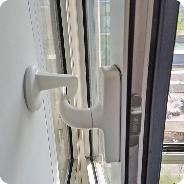 Ecohome Móc Giữ Cửa