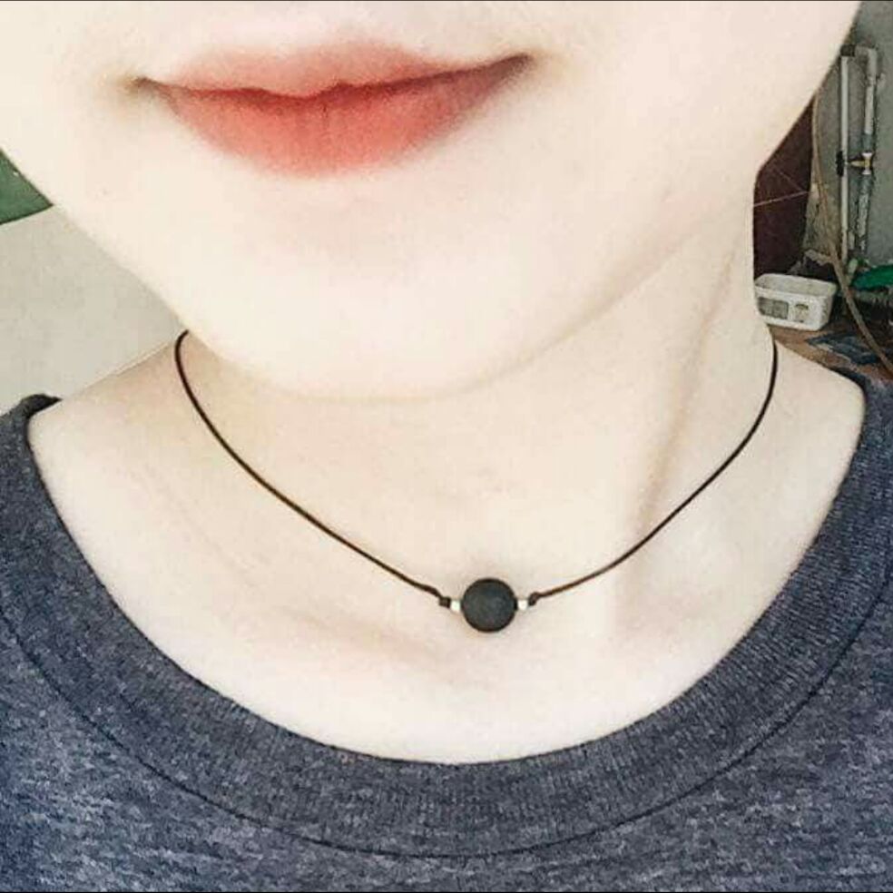 Vòng chocker cổ hạt đen