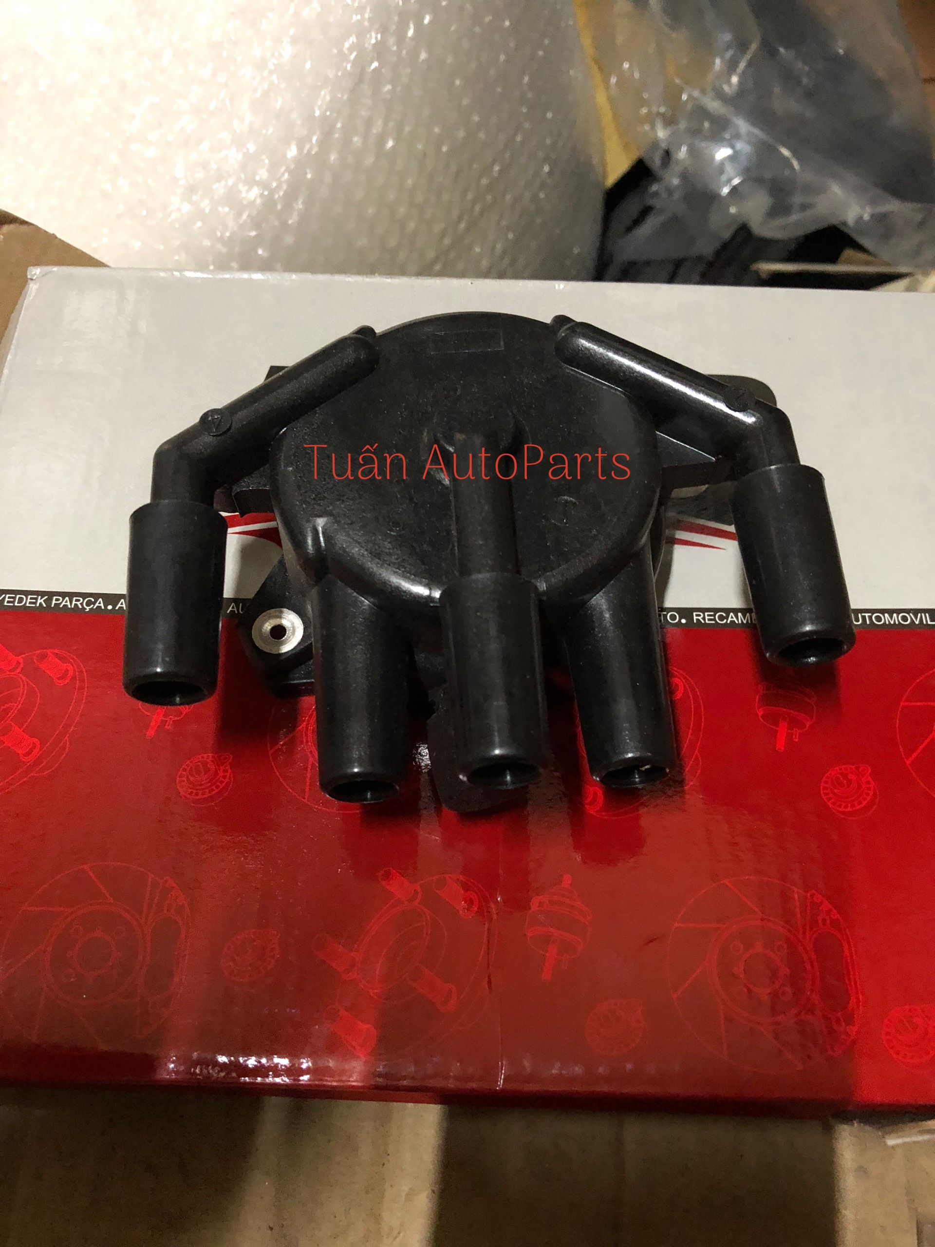 NẮP DELCO ( NẮP CHIA ĐIỆN) MITSUBISHI JOLIE BÉC