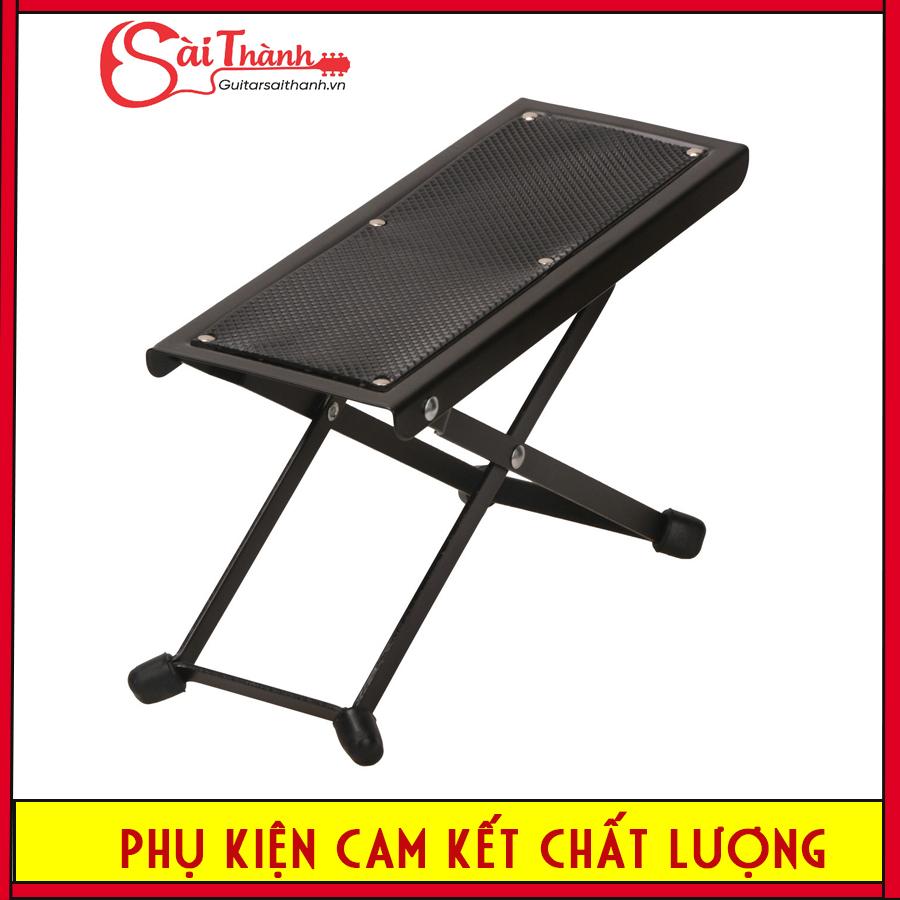 Chân gác chơi đàn guitar