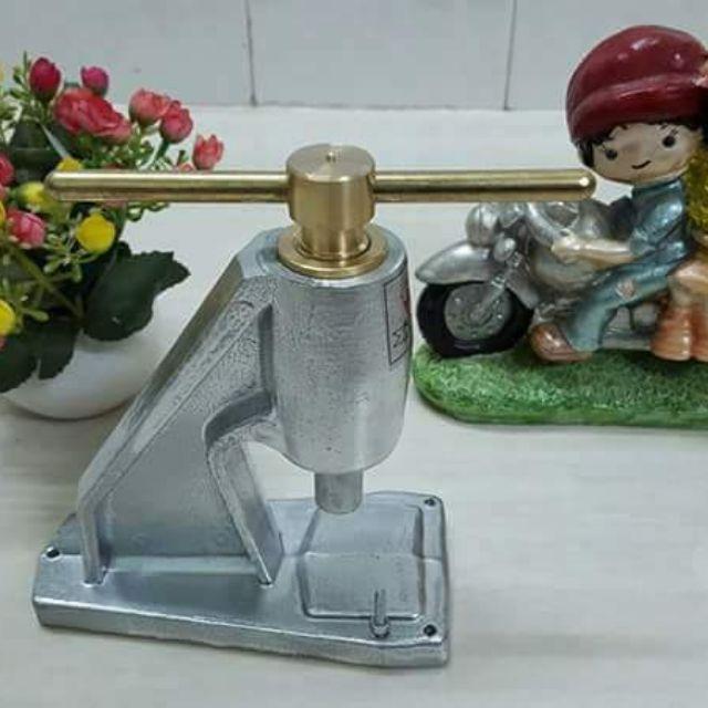 Máy ép nút bọc vải (Giá chưa gồm khuôn)