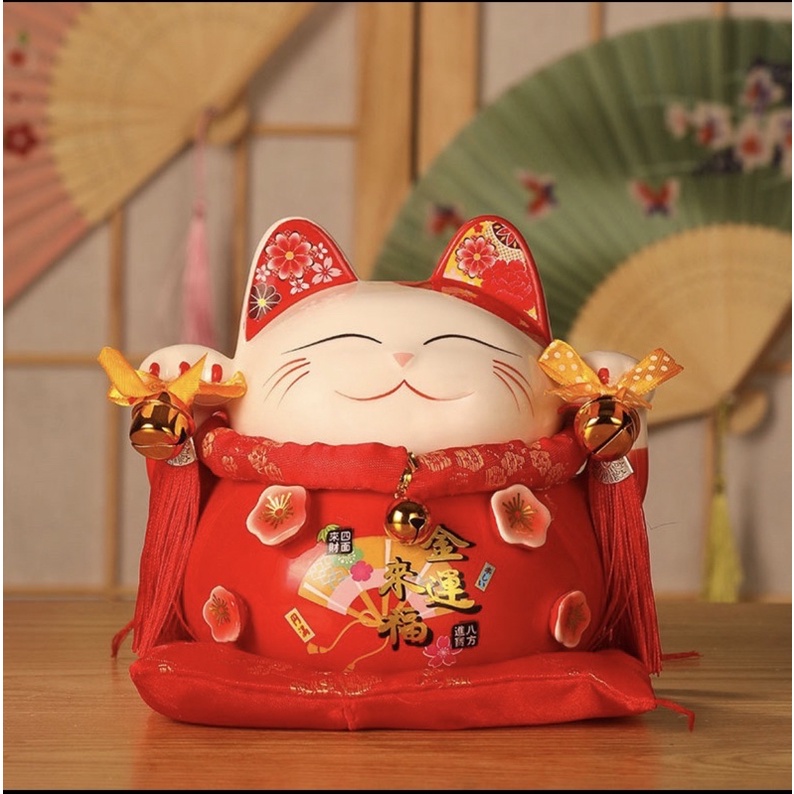 Mèo thần tài may mắn Maneki Neko tặng kèm thảm đỏ