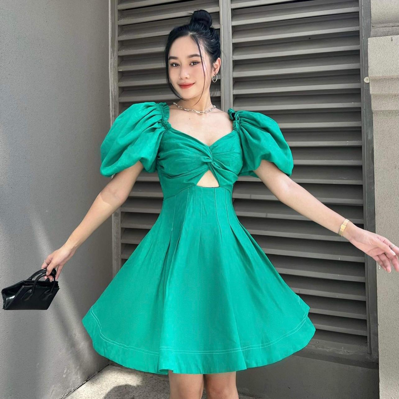 COCO SIN - Đầm Xanh Tay Phồng Cut Out Sang Chảnh