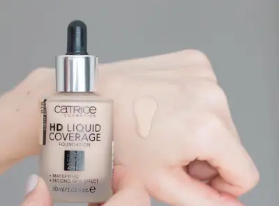 Kem nền Catrice HD liquid coverage