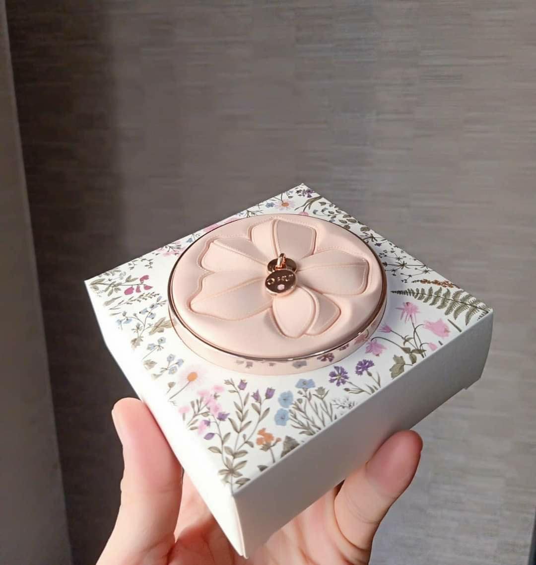 Phấn nước Ohui Ultimate Cover Cushion Moisture bản limited